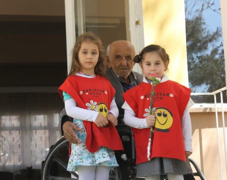 Yaşlılar Haftası & Papatyalar Huzurevi Ziyaretinde
